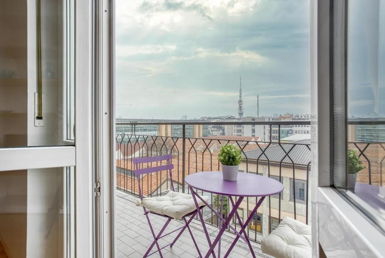 Joivy Vibrant Studio With Balcony 米兰
